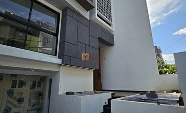 Desain Modern dan Kontemporer Rumah 2,5 Lantai di Jelambar Kavling Polri, Dekat Mall Ciputra, Royal Taruma, Sekolah Hati Kudus