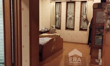 Rumah kokoh kompleks Dadali Jl. Garuda Rajawali Bandung