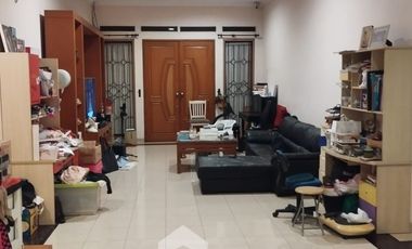 Rumah kokoh kompleks Dadali Jl. Garuda Rajawali Bandung