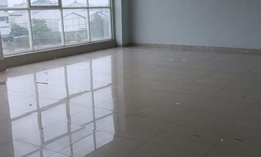 Di sewakan gedung 4  lantai ada basement di harapan indah cocok untuk kantor,sekolah,klinik,gudang