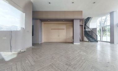 Di sewakan gedung 4  lantai ada basement di harapan indah cocok untuk kantor,sekolah,klinik,gudang