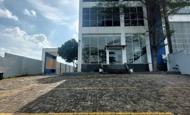 Di sewakan gedung 4  lantai ada basement di harapan indah cocok untuk kantor,sekolah,klinik,gudang