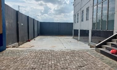 Di sewakan gedung 4  lantai ada basement di harapan indah cocok untuk kantor,sekolah,klinik,gudang