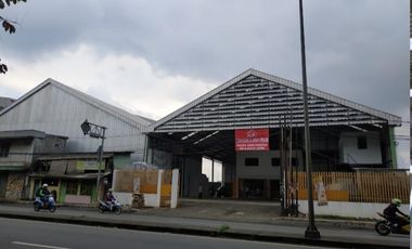 Disewakan gudang raya bogor jakarta pinggir jalan utama  (cimandala) bogor  Luas :1500 m