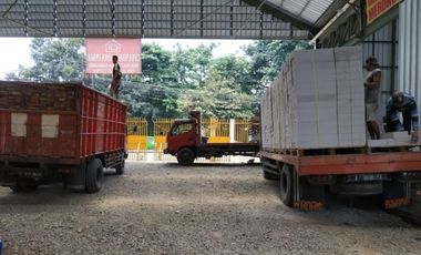 Disewakan gudang raya bogor jakarta pinggir jalan utama  (cimandala) bogor  Luas :1500 m