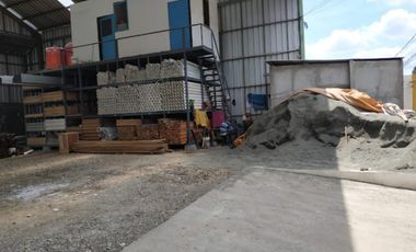 Disewakan gudang raya bogor jakarta pinggir jalan utama  (cimandala) bogor  Luas :1500 m