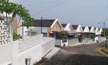 RUMAH DIJUAL DI NGALIYAN SEMARANG DENGAN PEMANDANGAN VIEW LAUT