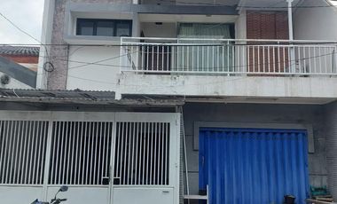 Turun Harga, Padat Pemukiman Dekat Pasar Dan Pom Bensin Sukodono   Jual Rumah 3 Lantai Siap Huni Perum Graha Asri Sukodono Sidoarjo