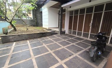 Sewa Rumah Luas 2 Lantai Di Komplek Batununggal dkt Buah Batu