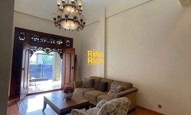 RUMAH MEGAH JAWA MODERN FULL FURNISHED BERKUALITAS ISTIMEWA LOKASI STRATEGIS DALAM KOTA JOGJA AKSES MUDAH SIAP HUNI