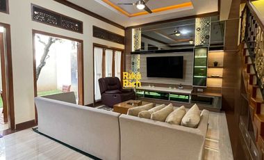 RUMAH MEGAH JAWA MODERN FULL FURNISHED BERKUALITAS ISTIMEWA LOKASI STRATEGIS DALAM KOTA JOGJA AKSES MUDAH SIAP HUNI