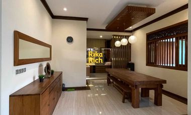 RUMAH MEGAH JAWA MODERN FULL FURNISHED BERKUALITAS ISTIMEWA LOKASI STRATEGIS DALAM KOTA JOGJA AKSES MUDAH SIAP HUNI