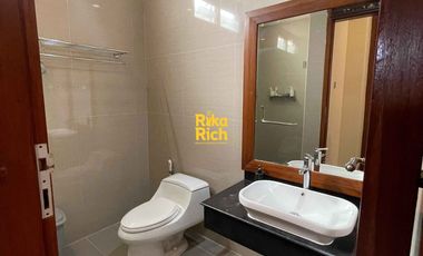 RUMAH MEGAH JAWA MODERN FULL FURNISHED BERKUALITAS ISTIMEWA LOKASI STRATEGIS DALAM KOTA JOGJA AKSES MUDAH SIAP HUNI