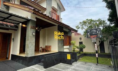 RUMAH MEGAH JAWA MODERN FULL FURNISHED BERKUALITAS ISTIMEWA LOKASI STRATEGIS DALAM KOTA JOGJA AKSES MUDAH SIAP HUNI