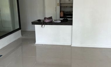 Well-Maintained 3BR Townhouse with Garage FOR LEASE in Valle Verde 6