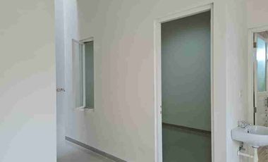 Sewa / jual rumah bagus baru siap pakai jl. tenggilis timur dekat chicco supermarket kampus Ubaya