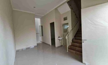 Sewa / jual rumah bagus baru siap pakai jl. tenggilis timur dekat chicco supermarket kampus Ubaya