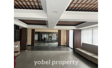 GEDUNG EX HOTEL PUSAT KOTA RAYA JAKSA AGUNG SUPRAPTO SURABAYA