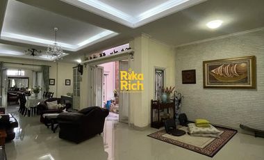 Rumah Kost Jogja Luas Lega Istimewa Semi Furnished area ugm dekat RingRoad Utara bersih terawat