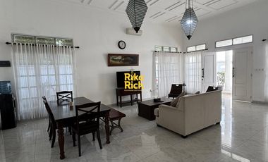 Rumah Megah Full Furnished dalam Njeron Benteng Kraton Yogyakarta tanahnya halaman luas