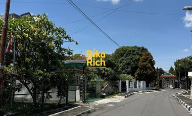 RUMAH MEWAH SATU LANTAI FULL FURNISHED STRATEGIS DI TENGAH KOTA JOGJA
