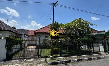 RUMAH MEWAH SATU LANTAI FULL FURNISHED STRATEGIS DI TENGAH KOTA JOGJA