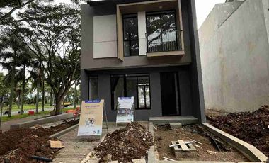 Rumah diatas bukit view lembah kota Baru Parahyangan