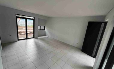 Rumah diatas bukit view lembah kota Baru Parahyangan