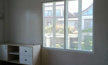 Modern Chic 4 Bedroom House