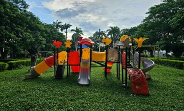 Modern Chic 4 Bedroom House