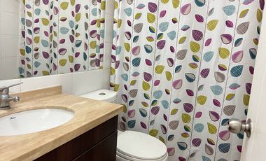 Hermosa casa de 4 dorm y 2 1/2 baños en Villa Montemar, Peñuelas. UF 5.500