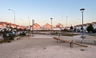 Hermosa casa de 4 dorm y 2 1/2 baños en Villa Montemar, Peñuelas. UF 5.500