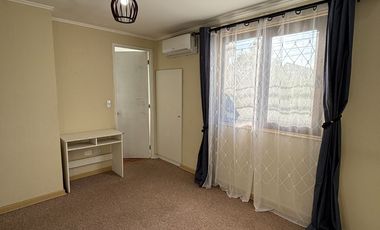 Se Arrienda Casa Full Equipada de 4 dormitorios 3 baños con A/C Terraza techada, Villa Alonso de Ercilla, camino a Las Mariposas, Chillán