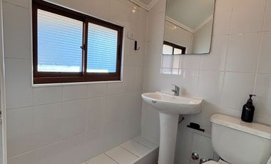 Se Arrienda Casa Full Equipada de 4 dormitorios 3 baños con A/C Terraza techada, Villa Alonso de Ercilla, camino a Las Mariposas, Chillán