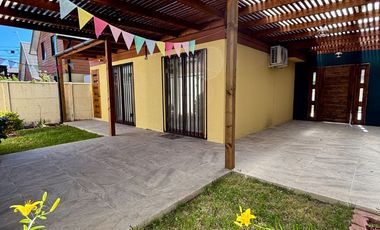 Se Arrienda Casa Full Equipada de 4 dormitorios 3 baños con A/C Terraza techada, Villa Alonso de Ercilla, camino a Las Mariposas, Chillán