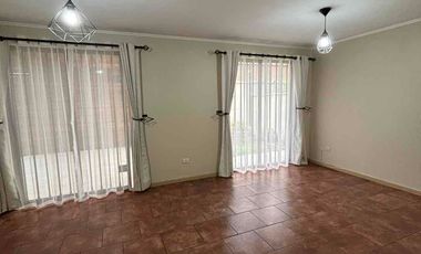 Se Arrienda Casa Full Equipada de 4 dormitorios 3 baños con A/C Terraza techada, Villa Alonso de Ercilla, camino a Las Mariposas, Chillán