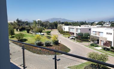 HERMOSA CASA MODERNA DE VENTA EN VILLA FONTANA PUEMBO!!! FRENTE A ARRAYANES!!