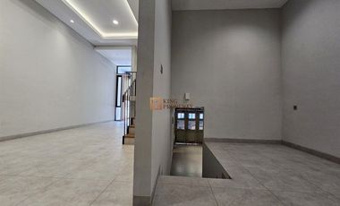 Minimalis Modern Jual Rumah 2,5 Lt Unfurnished Dengan 3 Kamar Tidur Strategis Dekat Pasar Grogol, Central Park Mall Rumah di Kavling Polri Jelambar