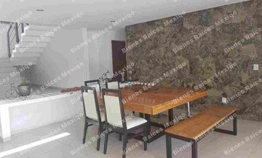 SE VENDE CASA EN CAMPO DE GOLF AMANALI