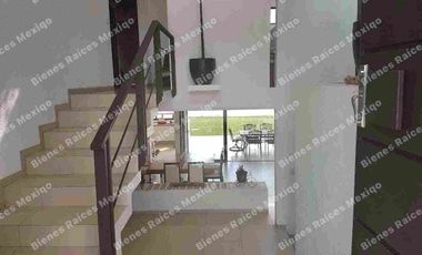 SE VENDE CASA EN CAMPO DE GOLF AMANALI