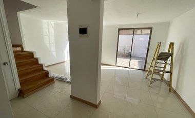 VENDO CASA 4D Y 2B BARRIO LAS CASAS DEL SENDERO QUILICURA