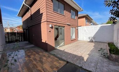 VENDO CASA 4D Y 2B BARRIO LAS CASAS DEL SENDERO QUILICURA