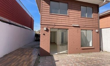 VENDO CASA 4D Y 2B BARRIO LAS CASAS DEL SENDERO QUILICURA