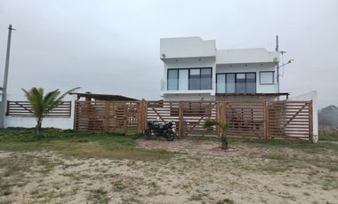 Casa de venta en Montañita