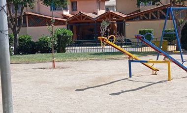 CASA EN PASAJE CONDOMINIO CERRADO