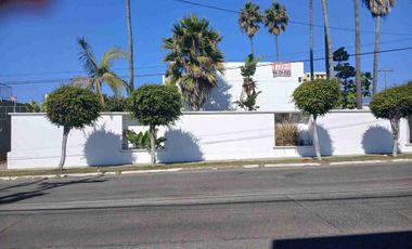 Se renta amplia casa de 4 recamaras