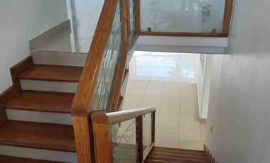 Se renta amplia casa de 4 recamaras