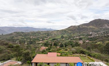 Se vende amplio terreno con dos casas en Landangui-Malacatos