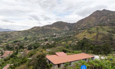 Se vende amplio terreno con dos casas en Landangui-Malacatos