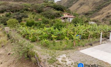 Se vende amplio terreno con dos casas en Landangui-Malacatos